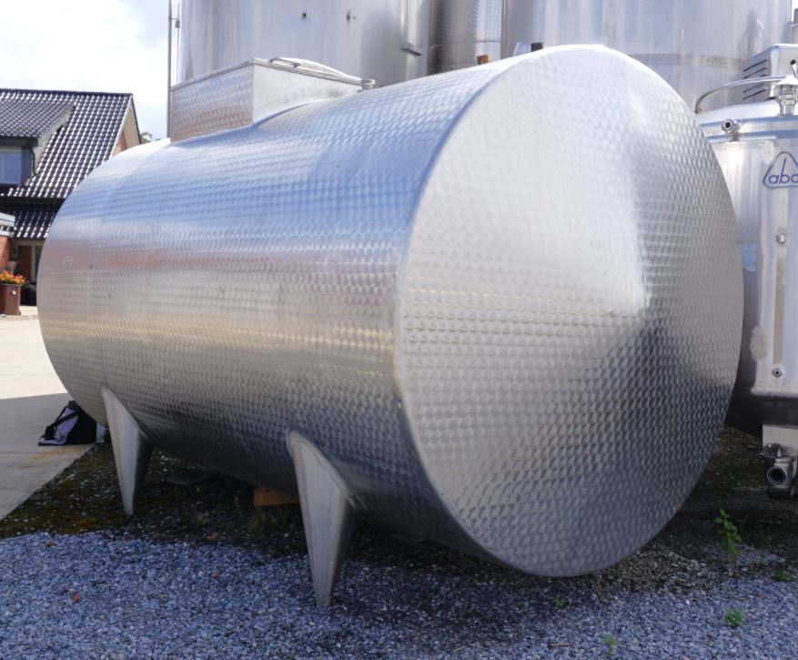 Behälter 10.000 Liter aus V2A, isoliert