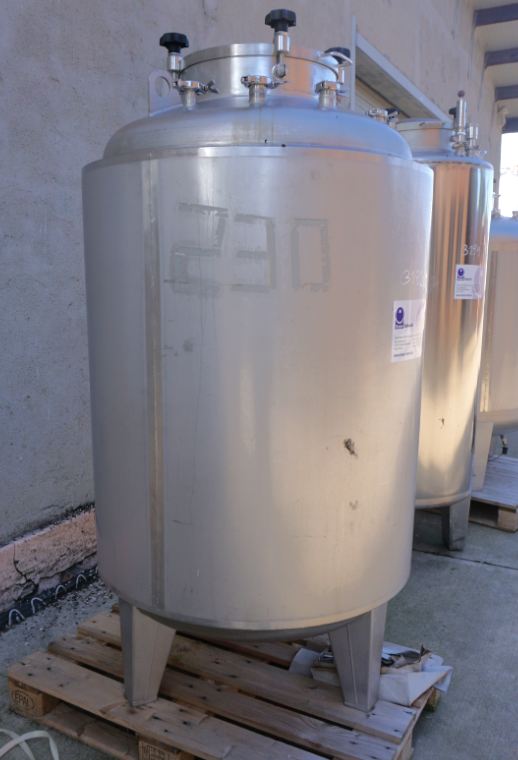 Behälter 700 Liter aus V4A, isoliert