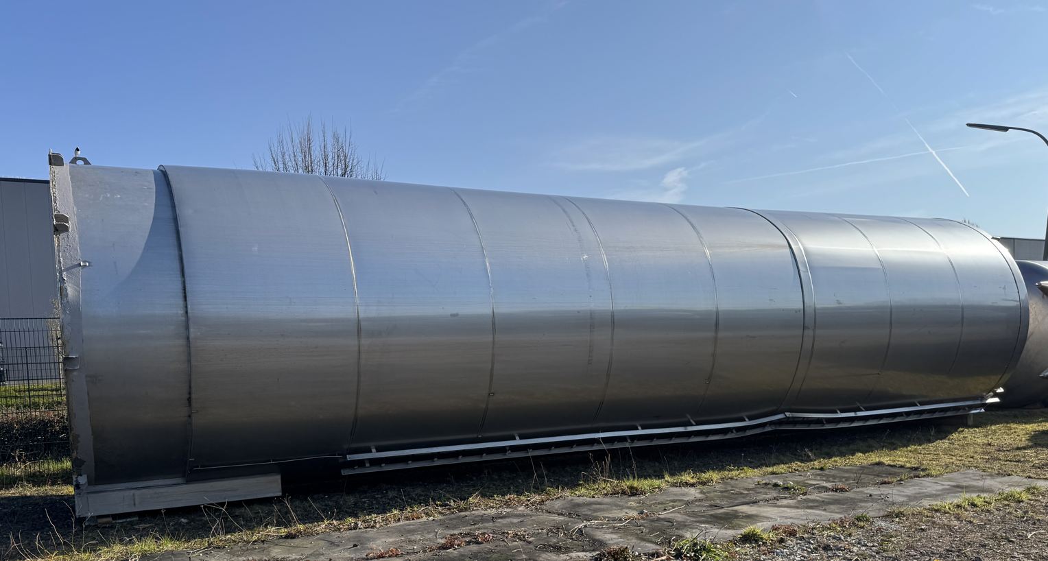 100.000 Liter Tank aus V2A, isoliert