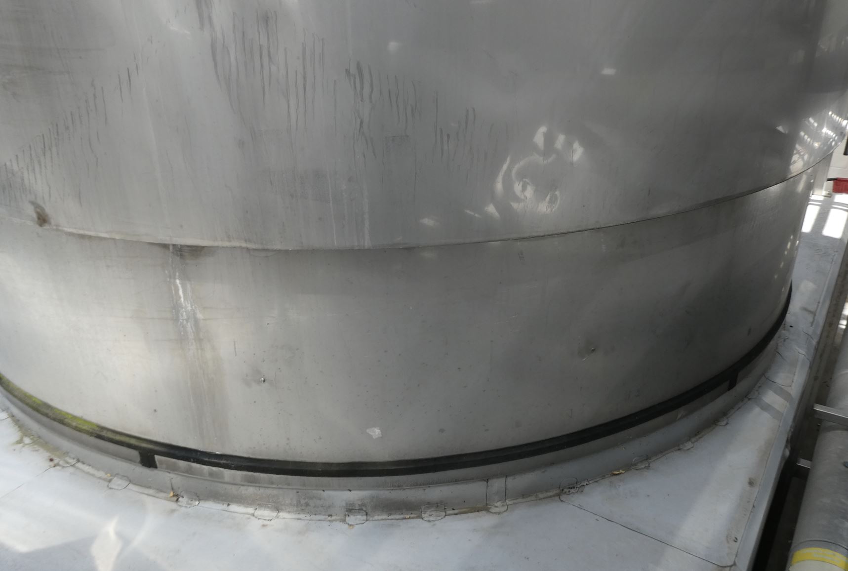 Behälter 75.000 /  35.000 Liter aus V2A isoliert, gebraucht