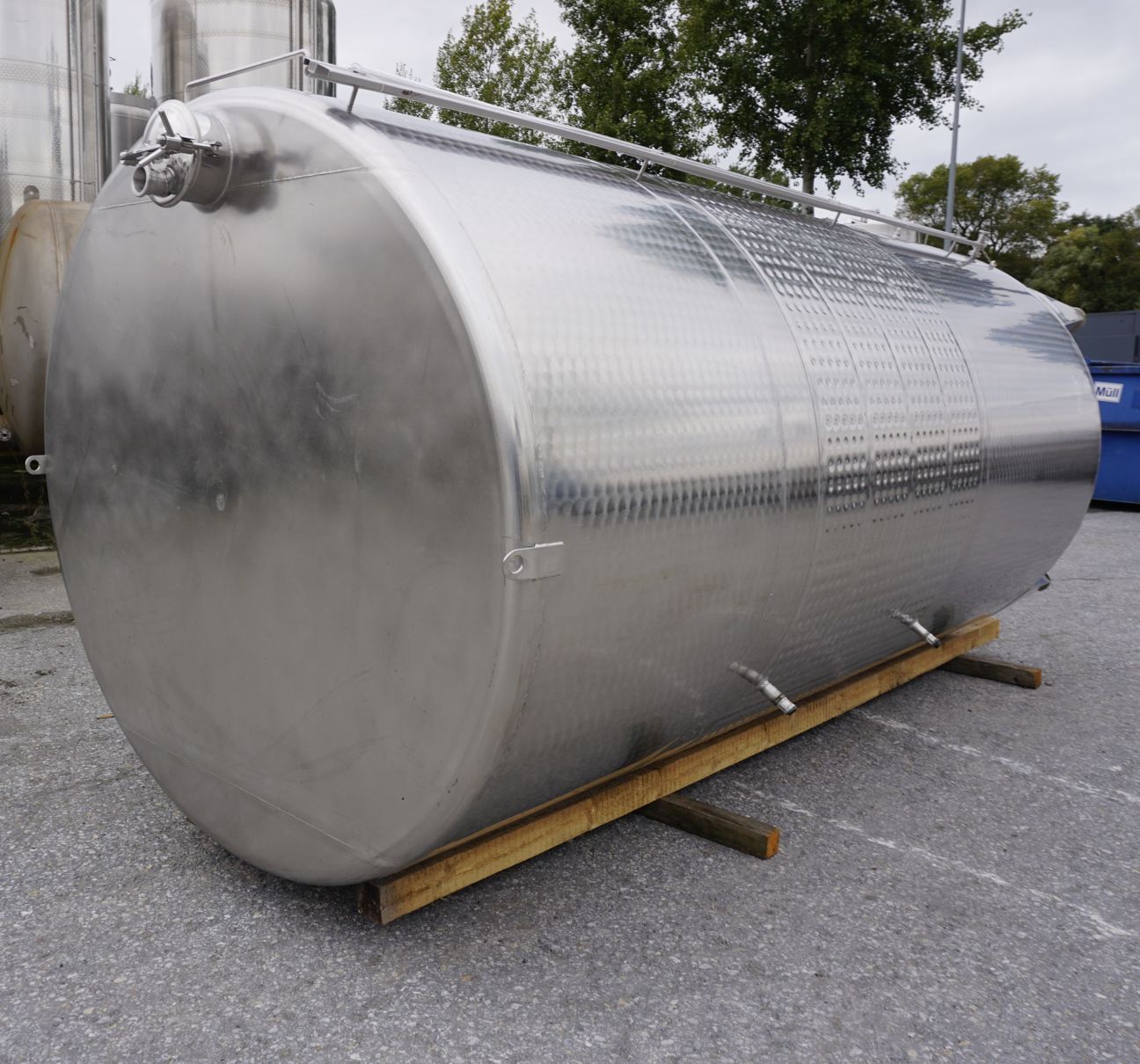 Behälter 12.500 Liter aus V2A temperierbar