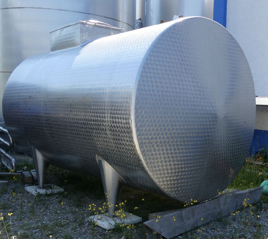 Behälter 10.000 Liter aus V2A, isoliert