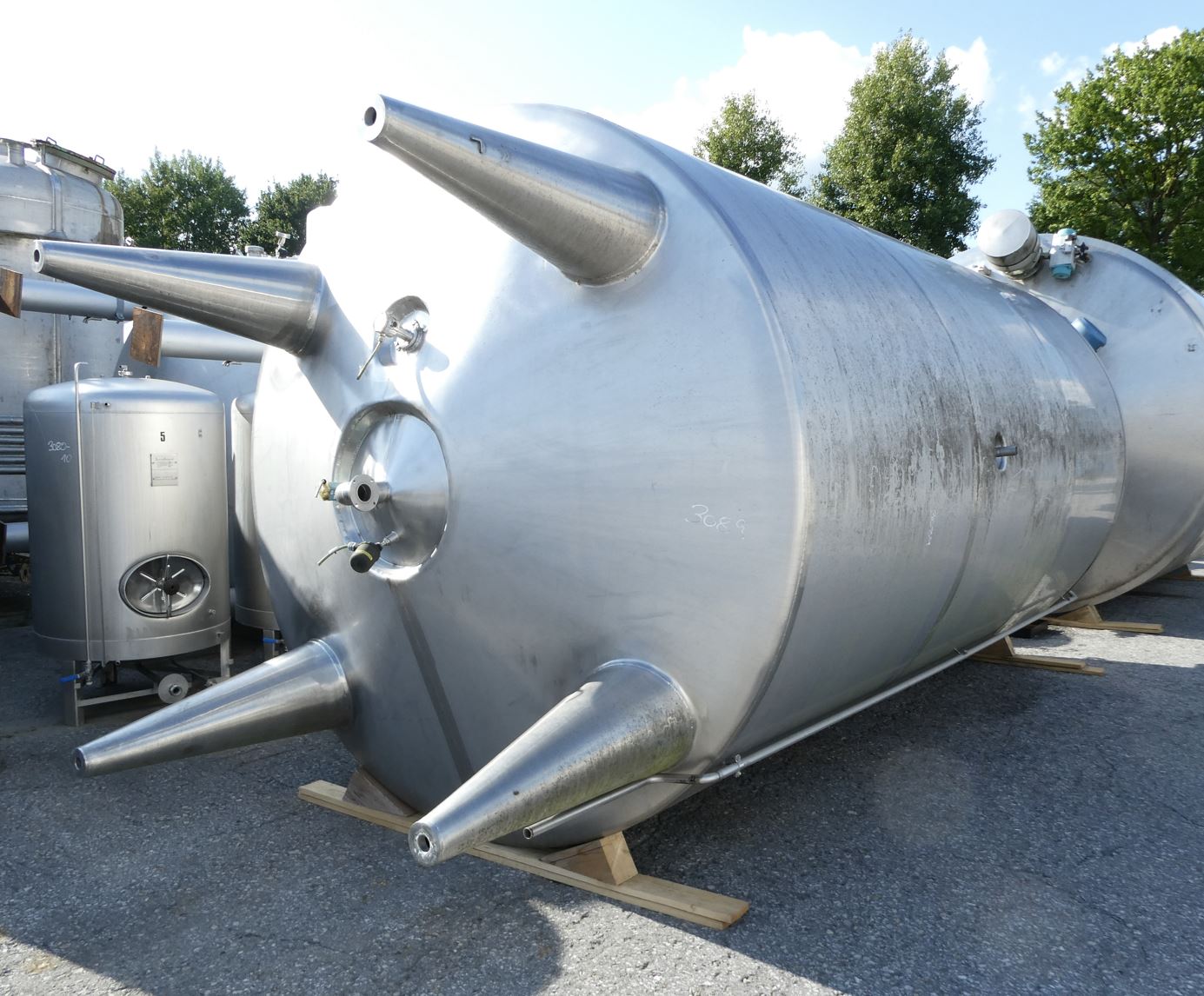 Behälter 20.000 Liter aus V2A, isoliert, temperierbar