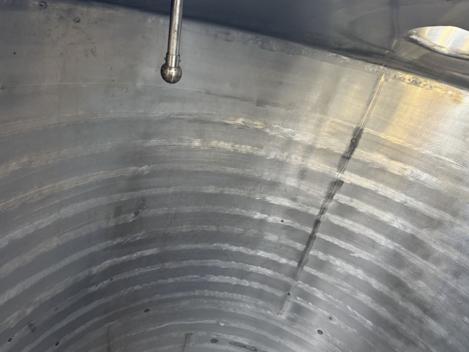 Behälter 8.000 Liter aus V2a, isoliert