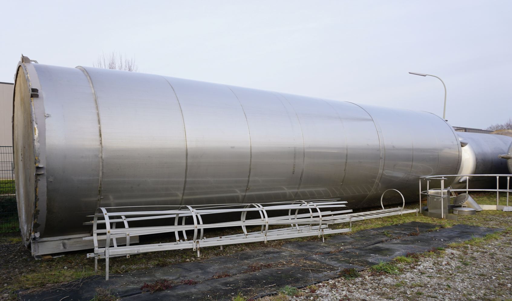 100.000 Liter Tank aus V2A, isoliert