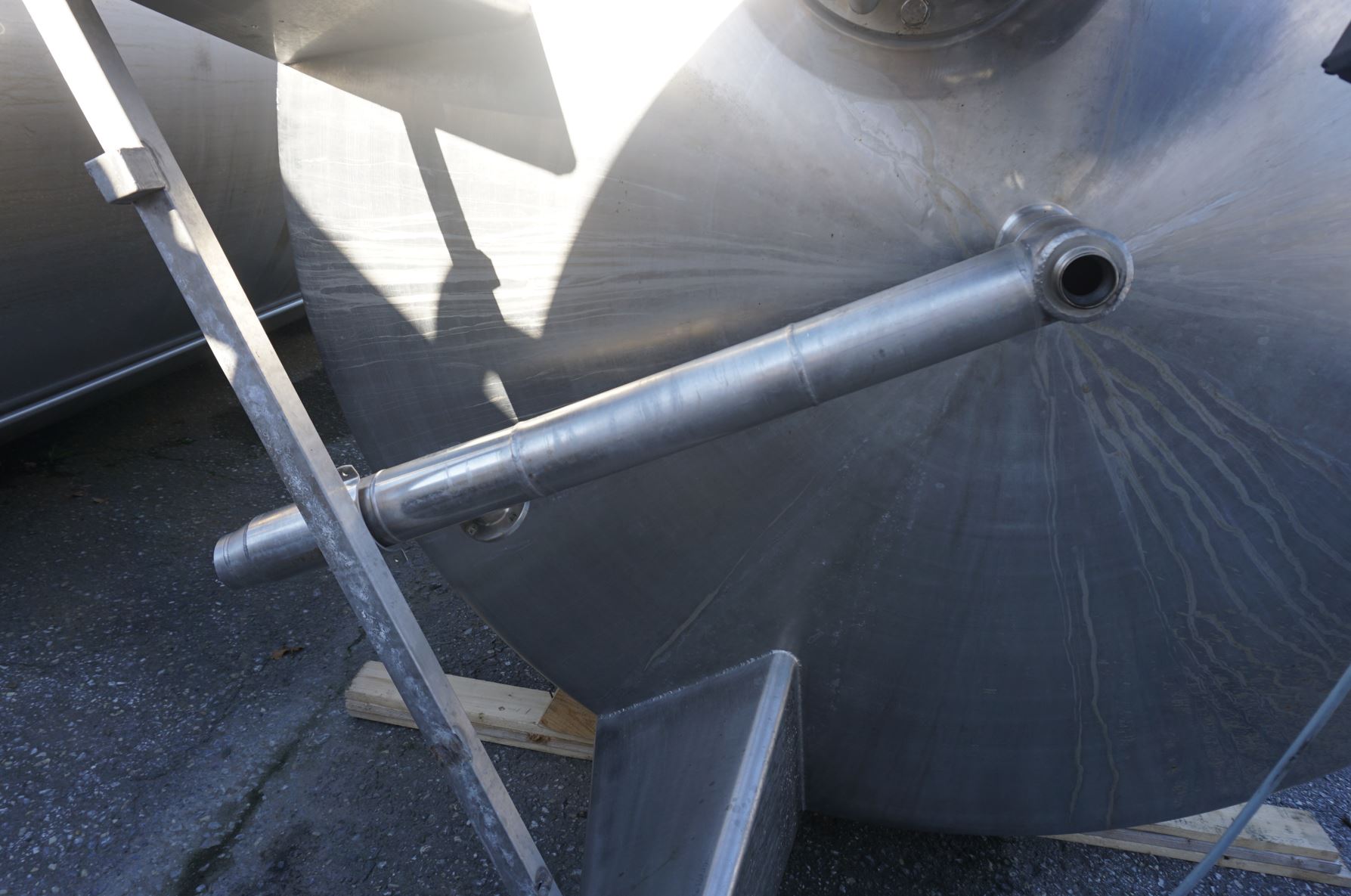 Druckbehälter 16.200 Liter aus V2A, temperierbar