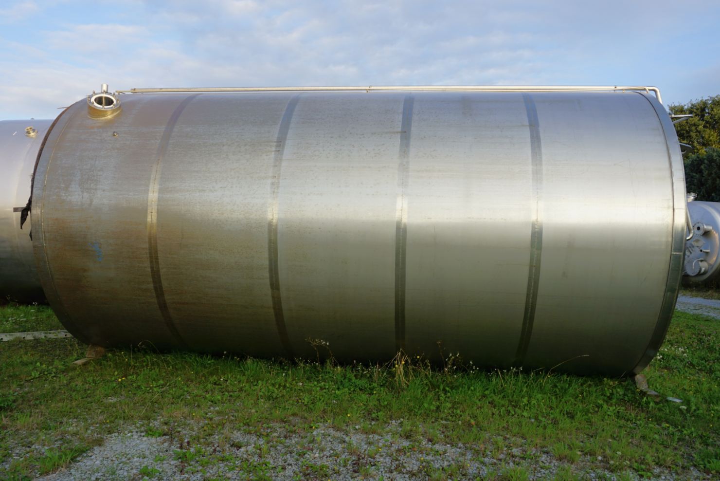 Behälter 50.000 Liter aus V2A, isoliert