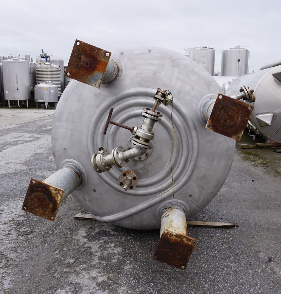 Behälter 7.500 Liter aus V4A, temperierbar