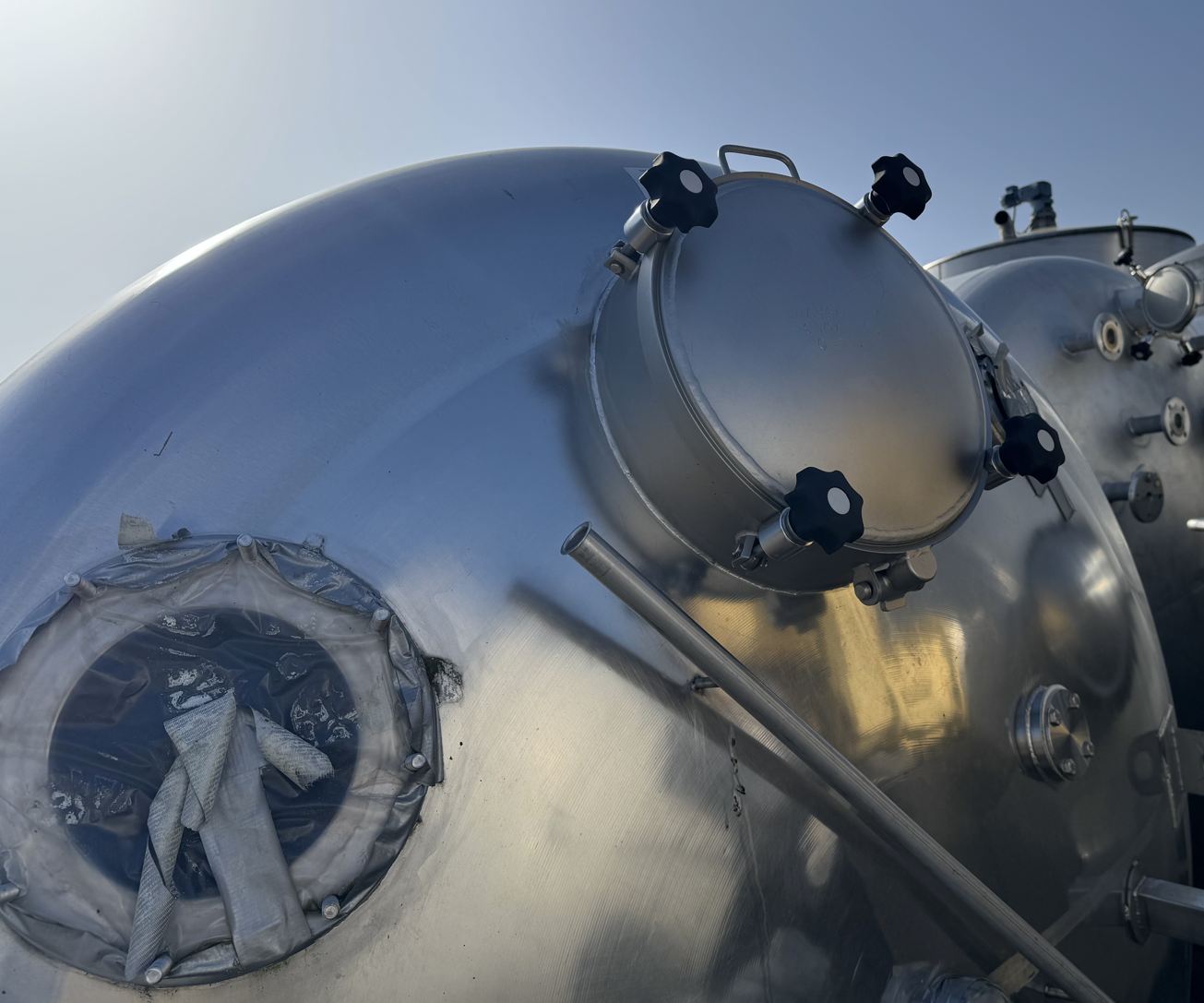 Behälter 25.000 Liter aus V2A, einwandig - spez. Gew. 1,36