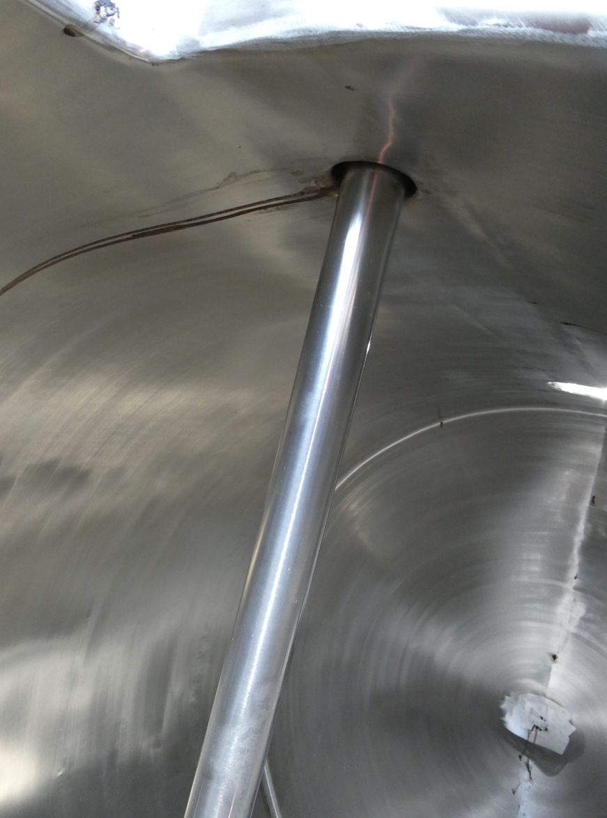 Behälter 10.000 Liter aus V2A, isoliert