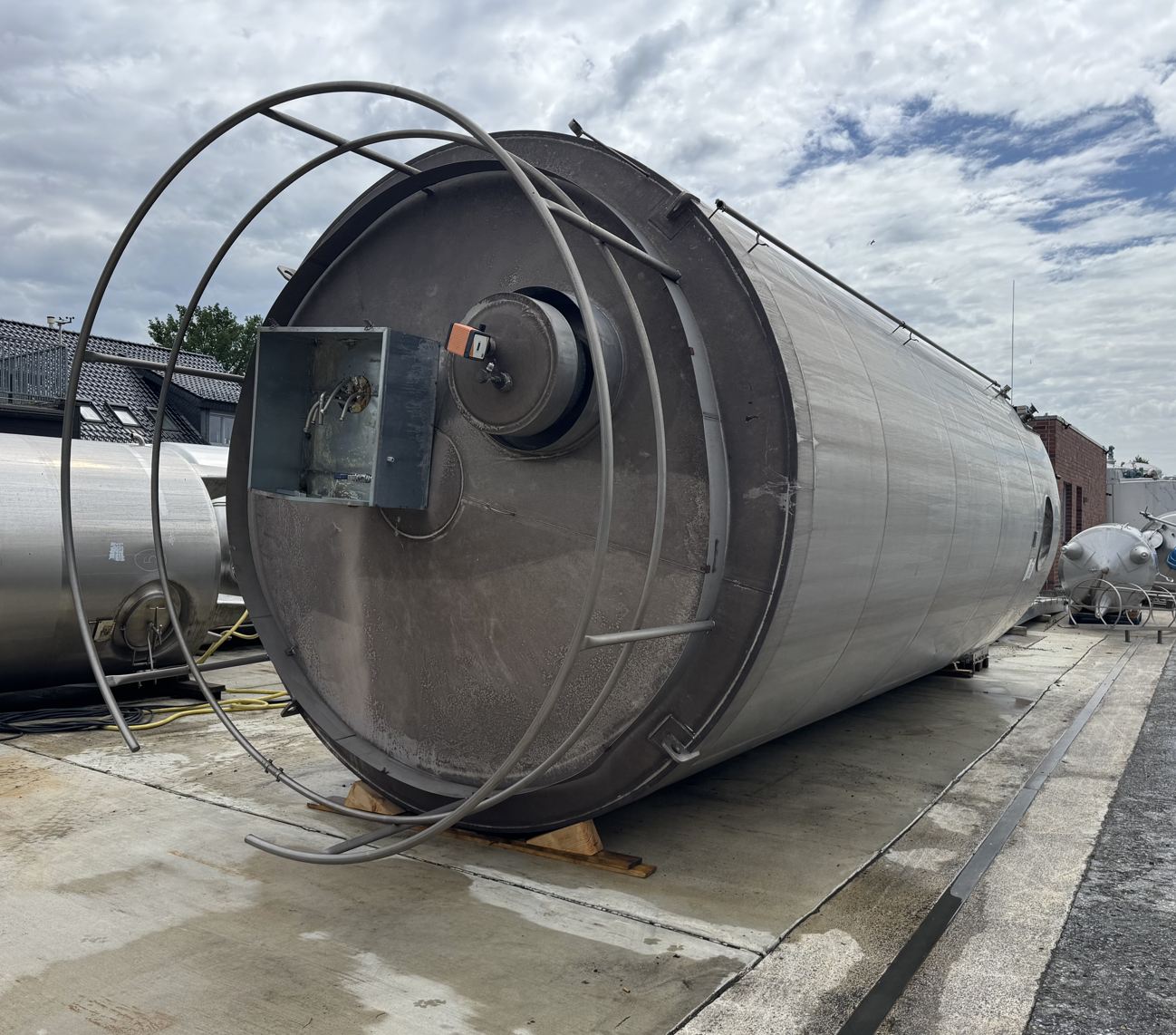 Behälter 60.000 Liter aus V2A, isoliert