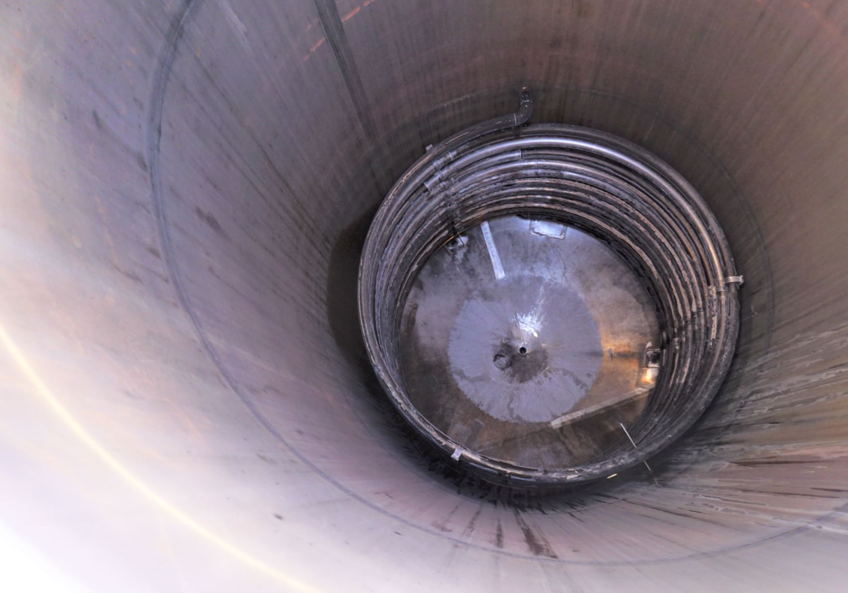 Behälter 9.000 Liter aus V2A isoliert, temperierbar, gebraucht
