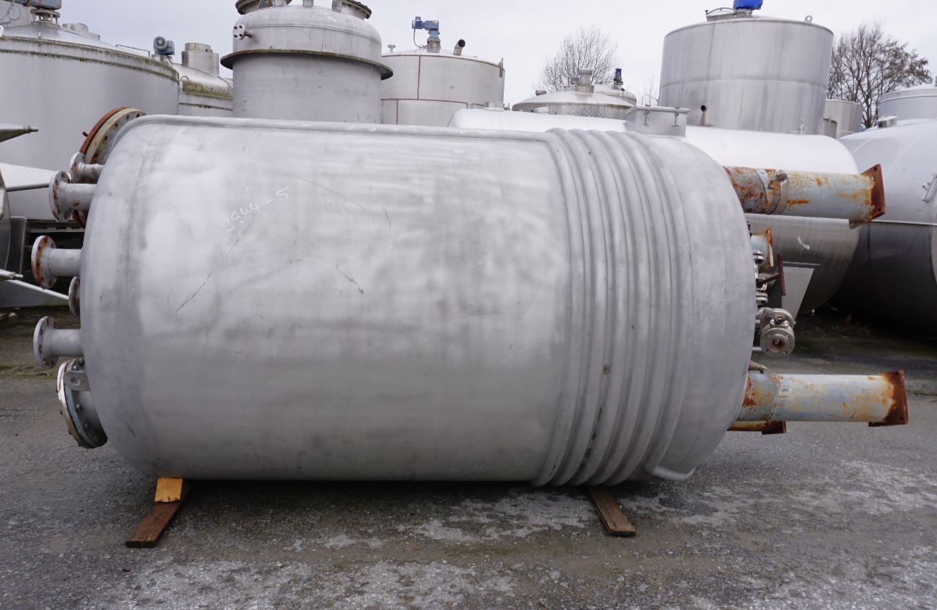 Behälter 7.500 Liter aus V4A, temperierbar