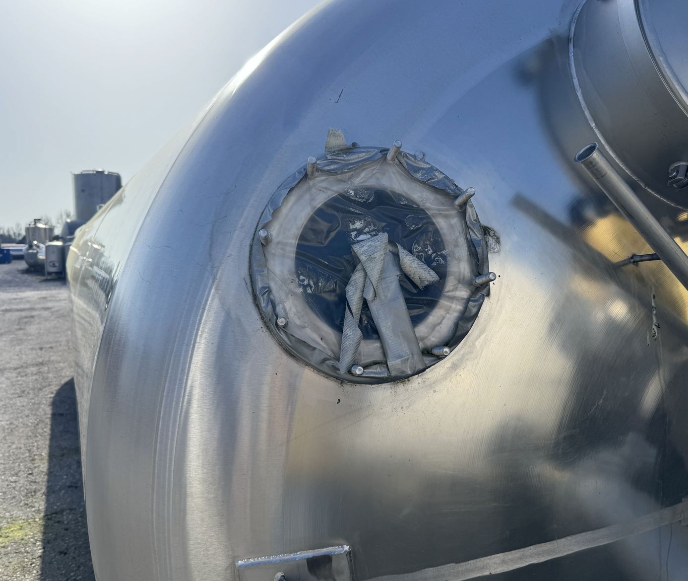 Behälter 25.000 Liter aus V2A, einwandig - spez. Gew. 1,36