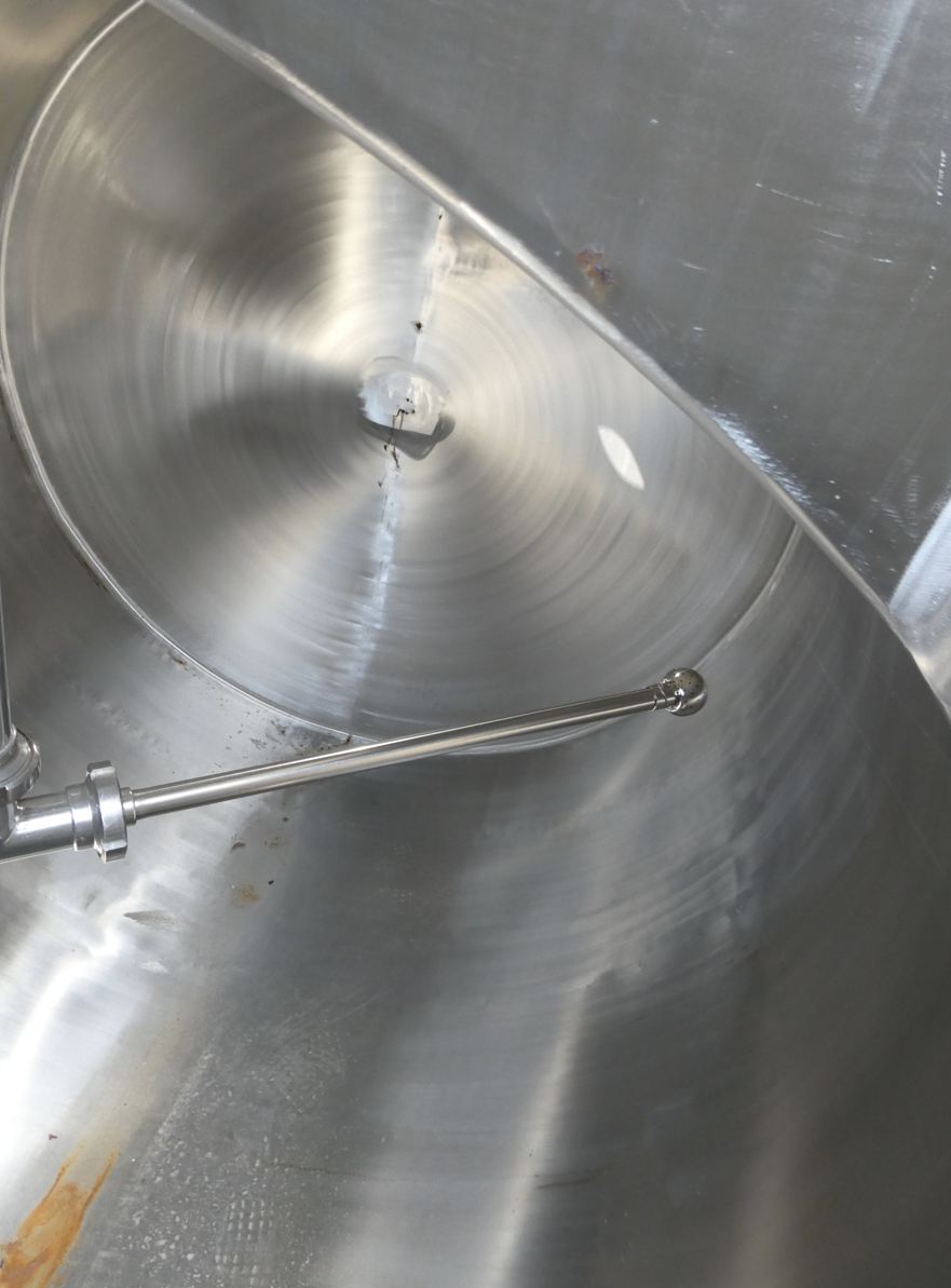 Behälter 10.000 Liter aus V2A, isoliert
