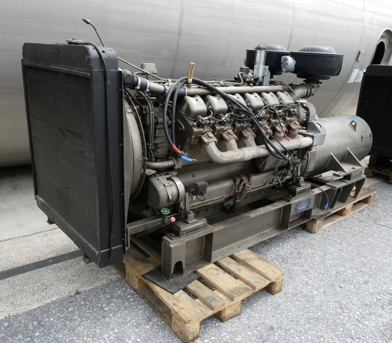 Stromaggregat 216 kVA, Anton Piller - Preis auf Anfrage