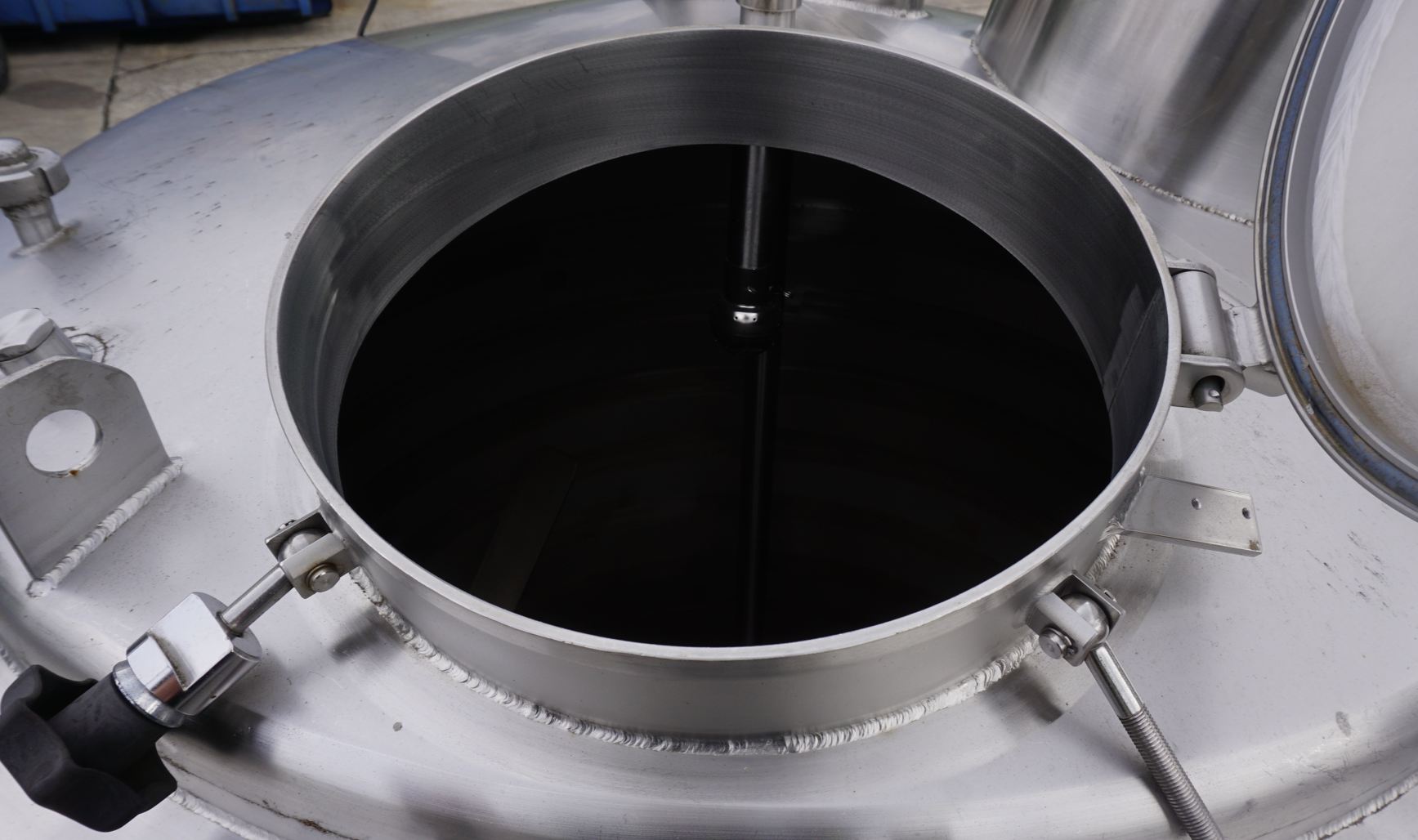 Behälter 2.000 Liter aus V2A isoliert, temperierbar
