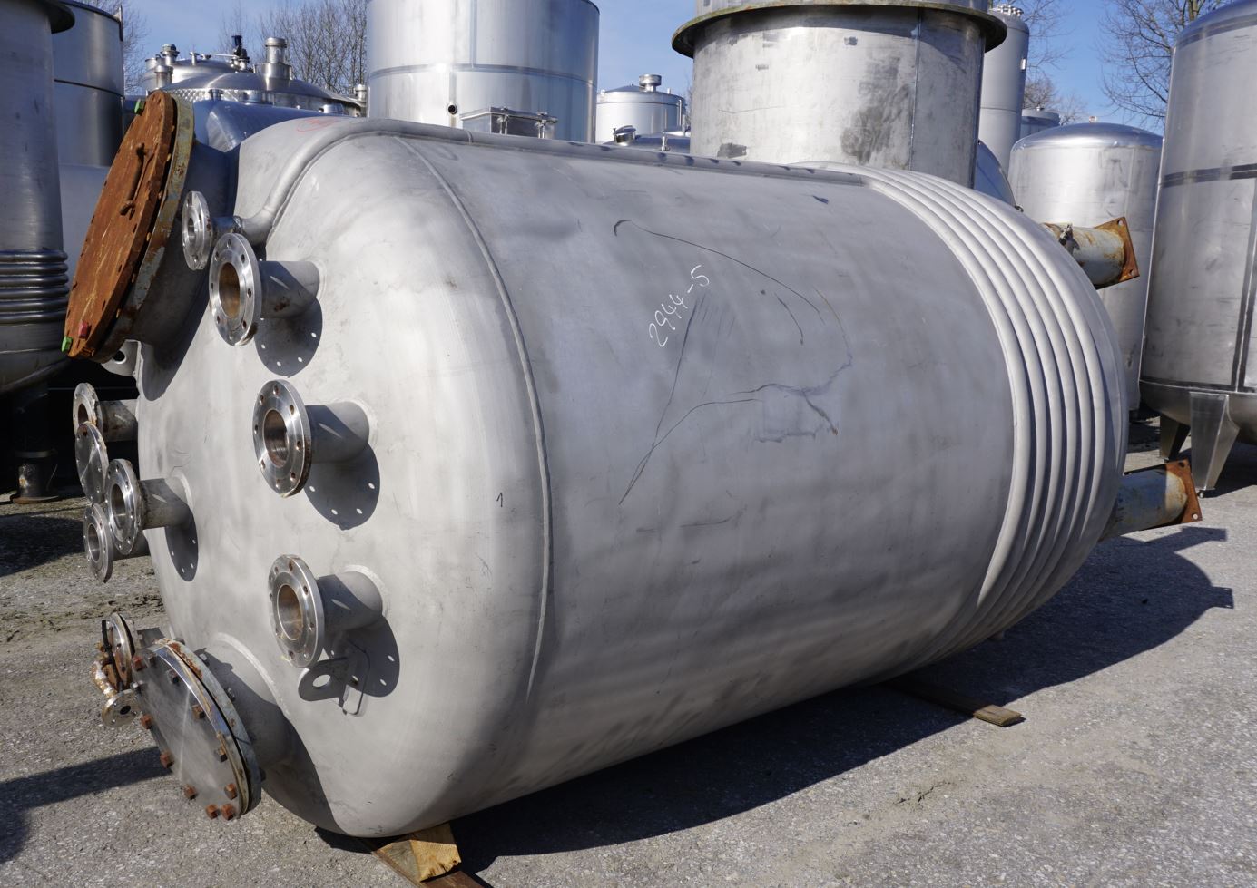 Behälter 7.500 Liter aus V4A, temperierbar