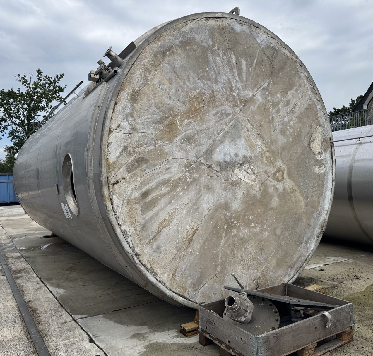 Behälter 60.000 Liter aus V2A, isoliert