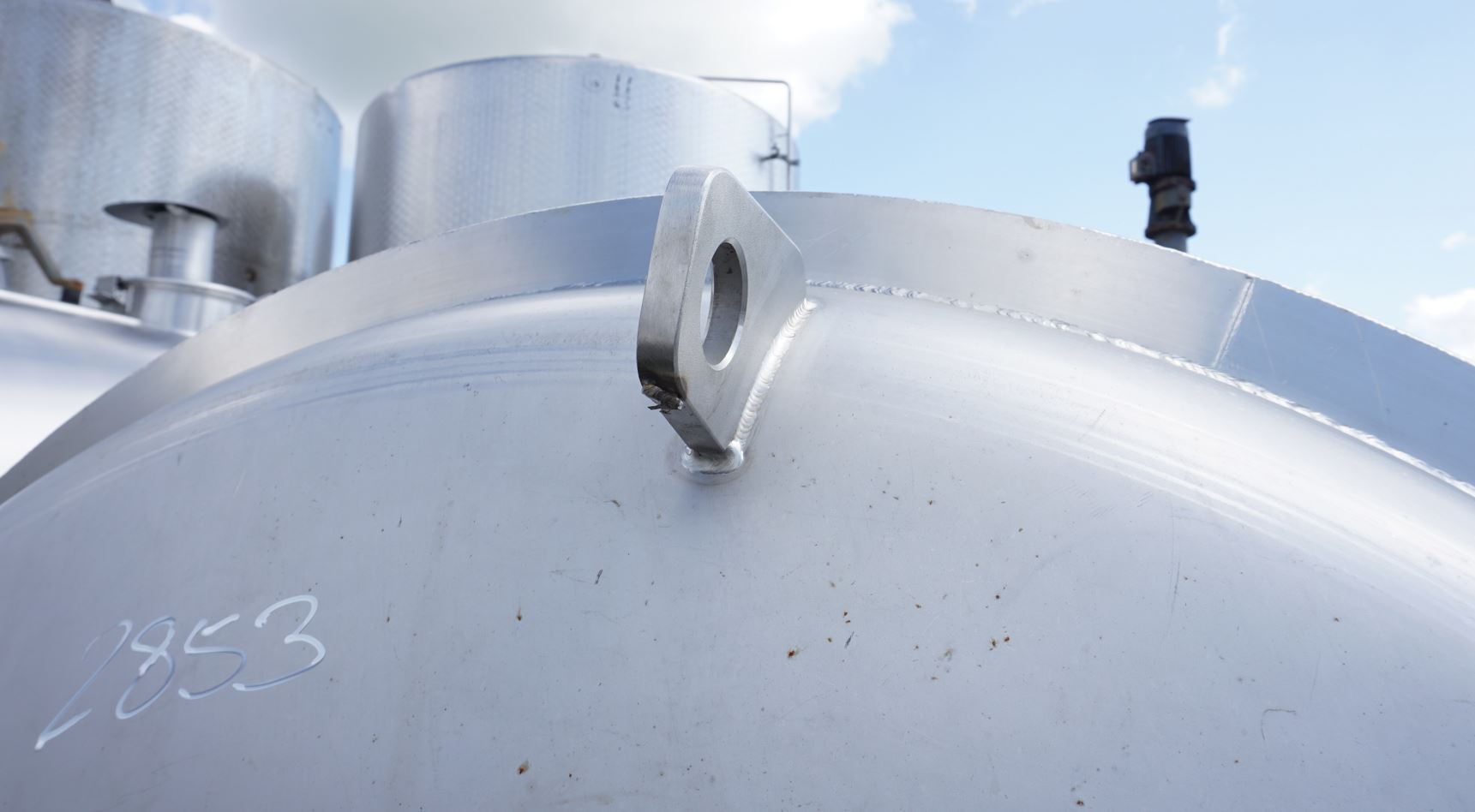 Behälter 3.000 Liter aus V2A isoliert