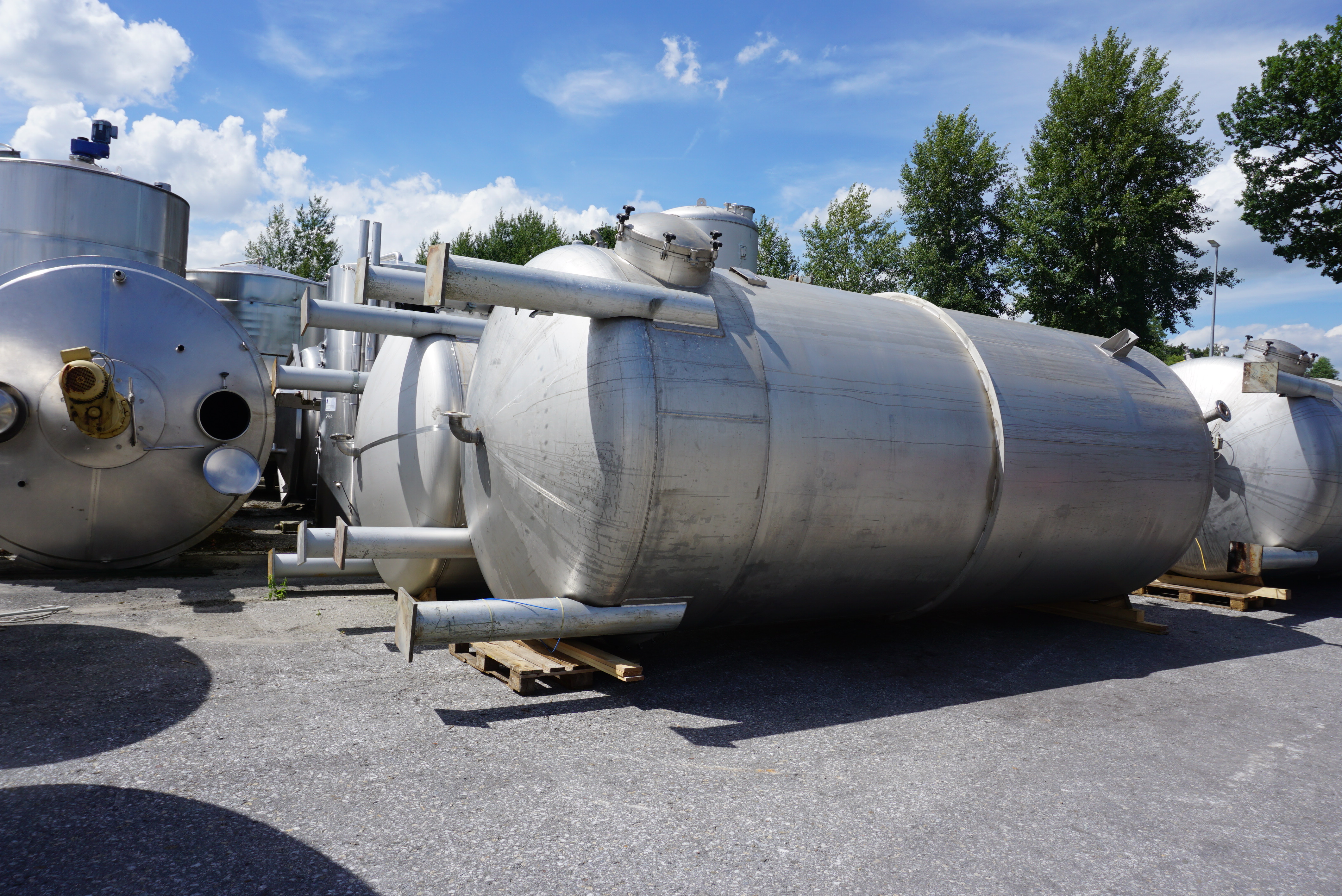 Behälter 30.000 Liter aus V2A, einwandig, spez. Gew. 1,13 kg/l