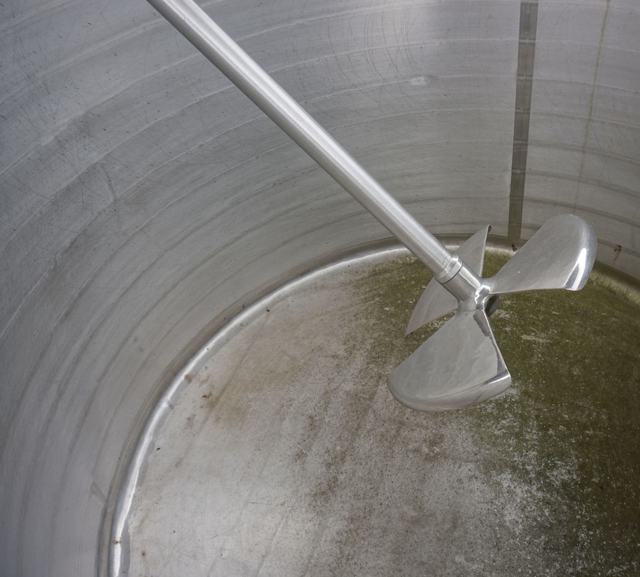 Behälter 1.000 Liter aus V2A, isoliert