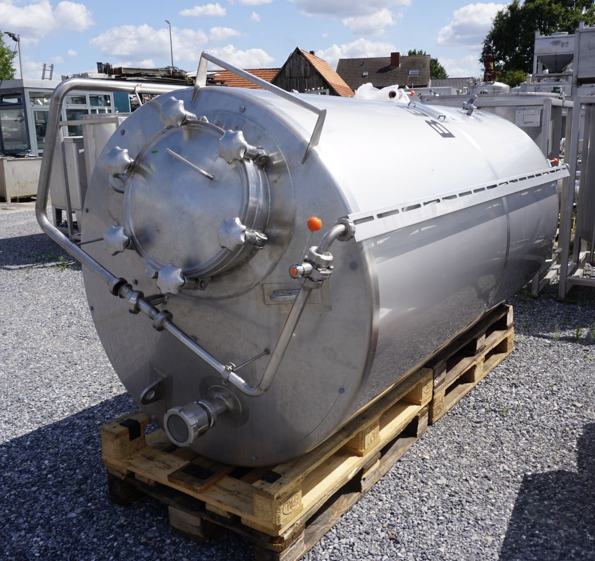 Drucktank 2.160 Liter aus V2A, kühlbar, isoliert