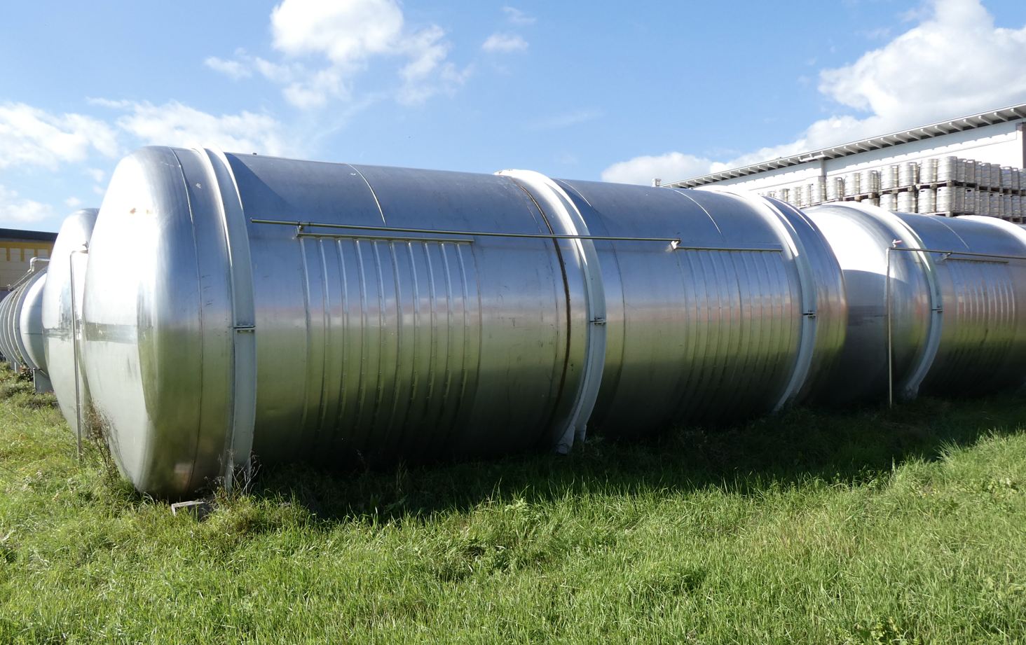Behälter 53.000 Liter aus V2A, kühlbar