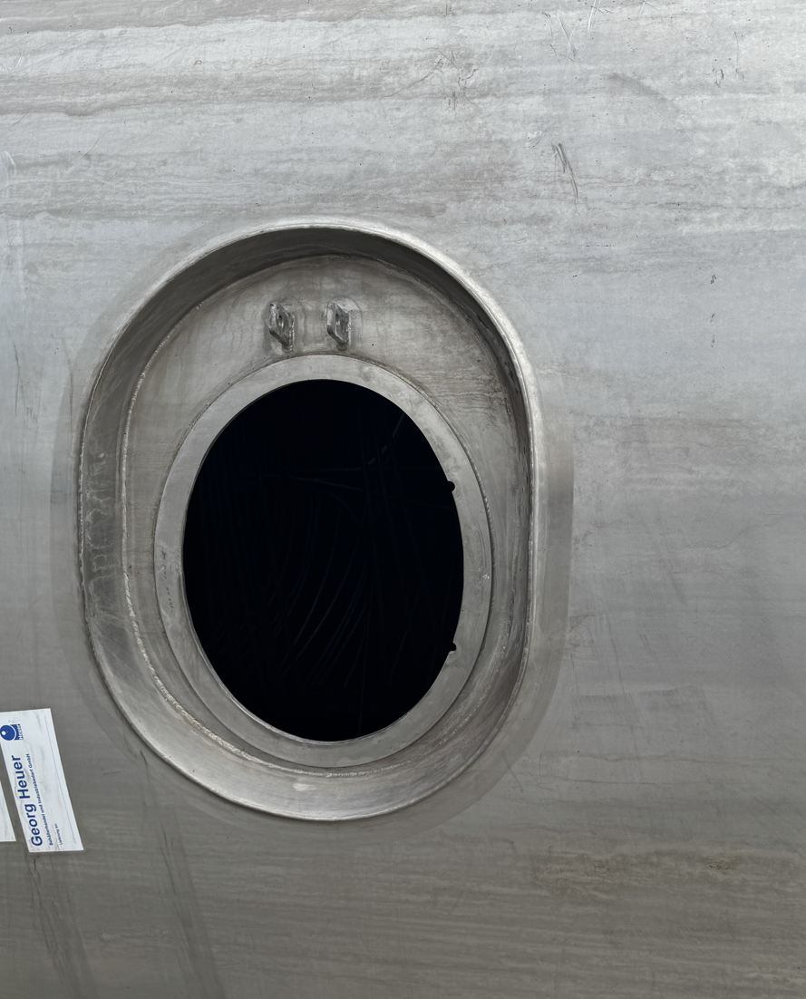 Behälter 60.000 Liter aus V2A, isoliert