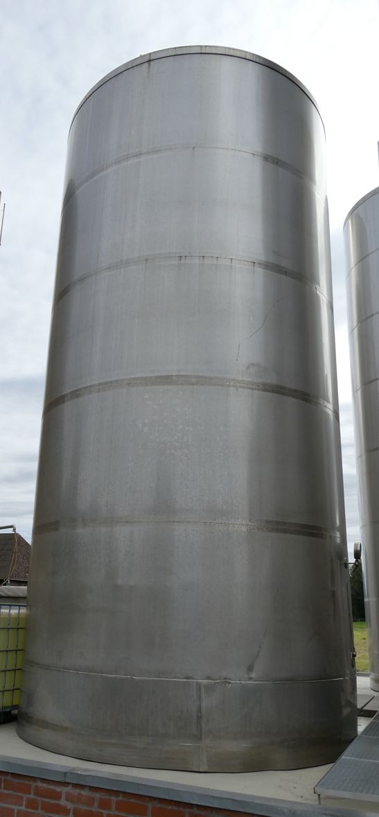 Behälter 50.000 Liter aus V2A, isoliert
