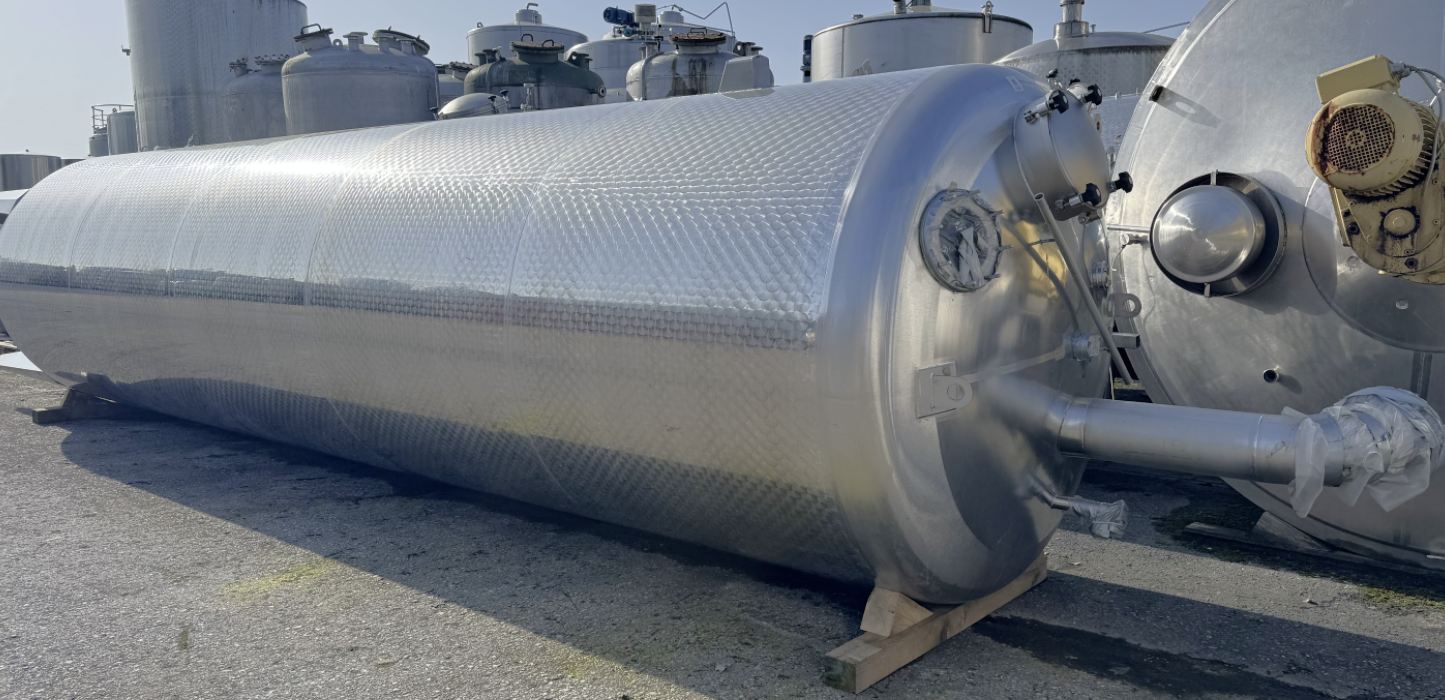 Behälter 25.000 Liter aus V2A, einwandig - spez. Gew. 1,36
