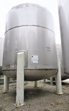 Behälter 13.050 Liter aus V2A, gebraucht, doppelwandig mit Leckschutzmantel