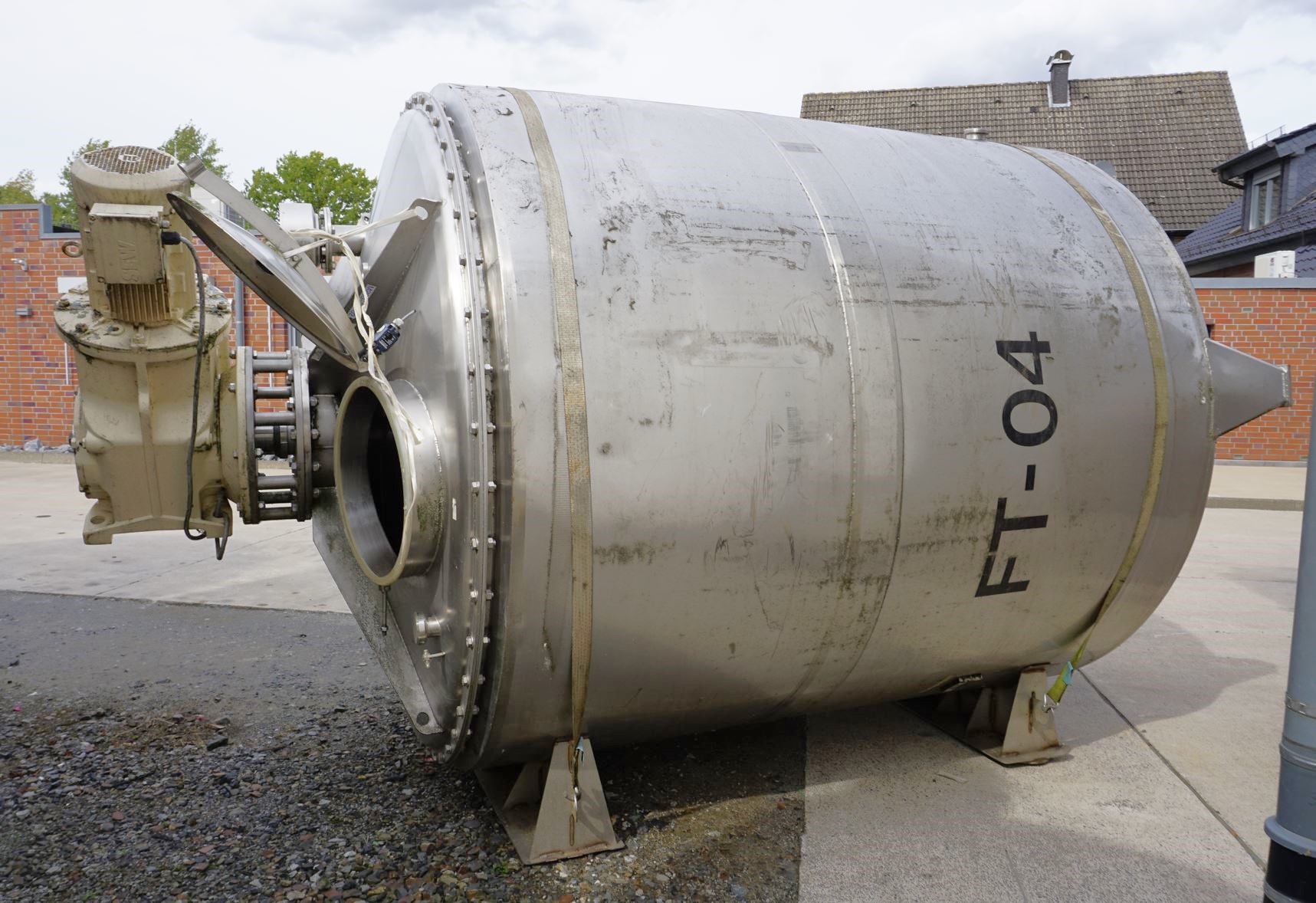 Behälter 7.000 Liter aus V2A, temperierbar, isoliert, gebraucht